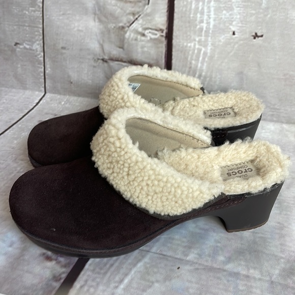 Crocs Luxe Lined Clog in size 9 - Picture 5 of 16